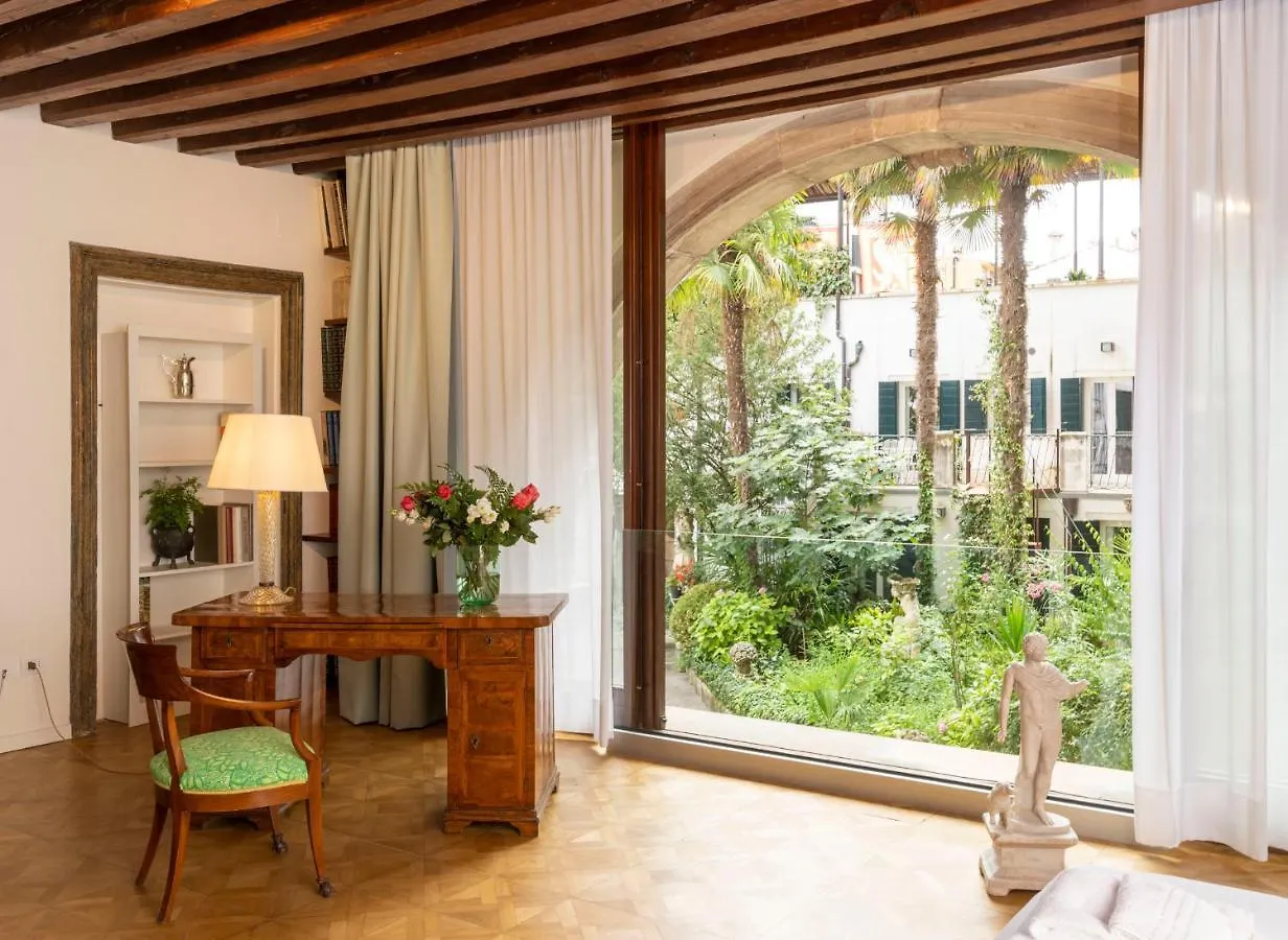 Apartment Mocenigo Grand Canal Luxury Suites Venice